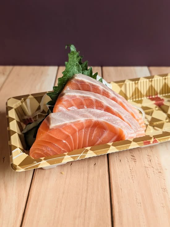 Salmon sashimi (3 pcs.)