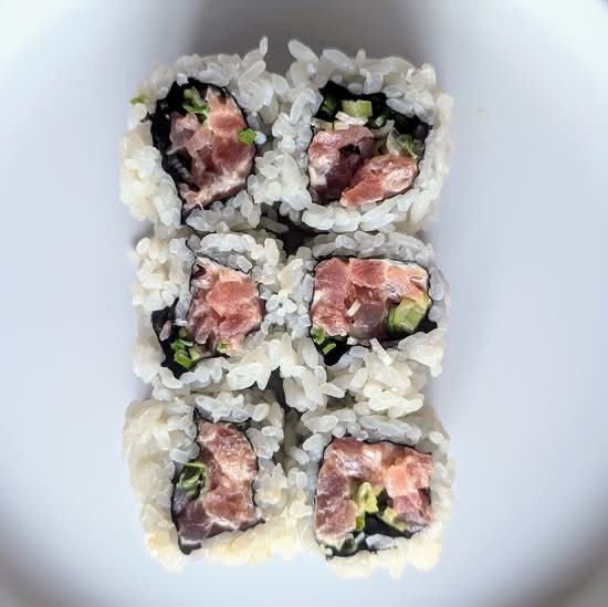 Spicy Tuna Roll (6 Pcs.)