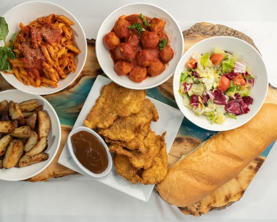 Family Pack Special (Feeds 5 - 6)