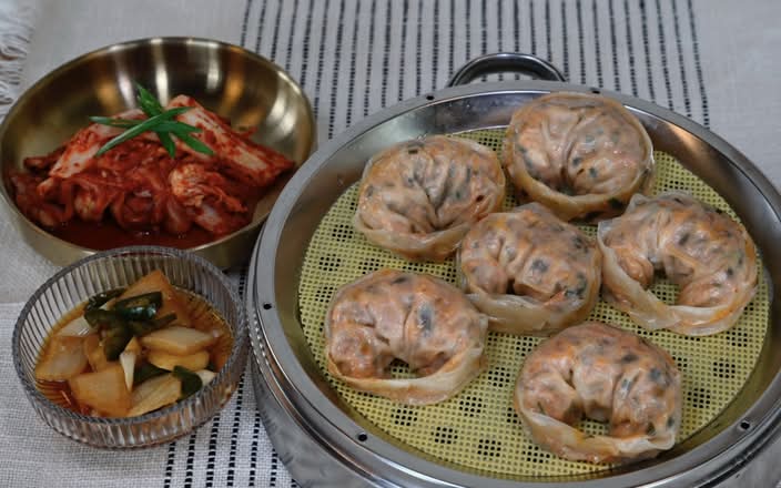 14. 김치 만두 (Spicy) / Kimchi ManDu / Kimchi Pork Dumplings
