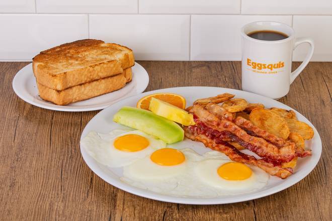 Trois oeufs avec choix d’accompagnement / Three Eggs with Choice of Side