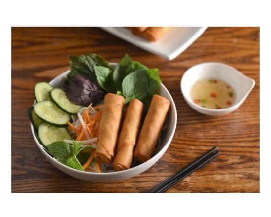 Vermicelli bun avec des rouleaux impériaux / Bún chả giò xá xíu