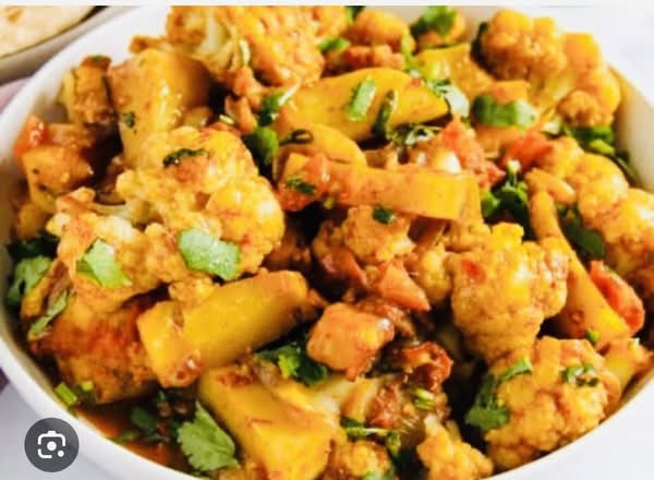 Aloo Gobi Masala + 1 Plain Naan