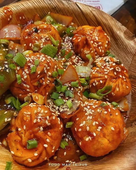 Chilli Momos (Veg) (6 Pce)