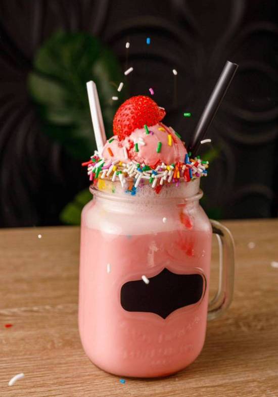 STRAWBERRY SHAKE