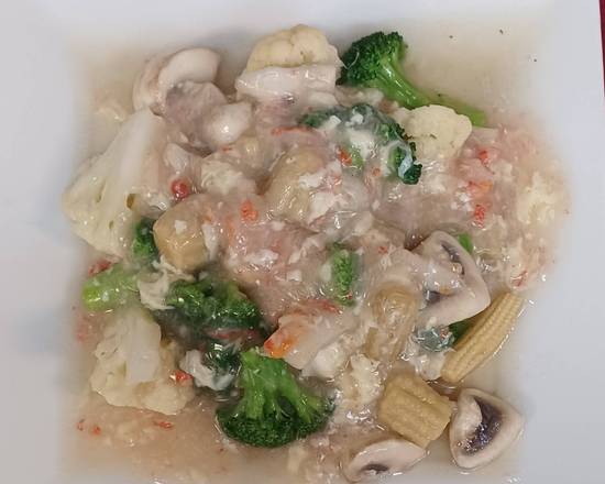 140. Four Kinds of Vegetables with Shredded Crab Meat Sauce