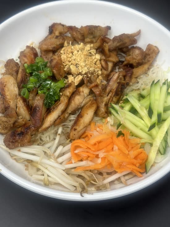 39. Grilled Chicken with Vermicelli