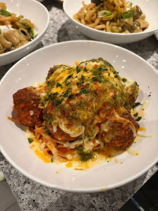 Spaghetti & Meatballs