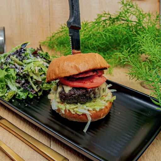 Burger Deluxe / Deluxe Burger