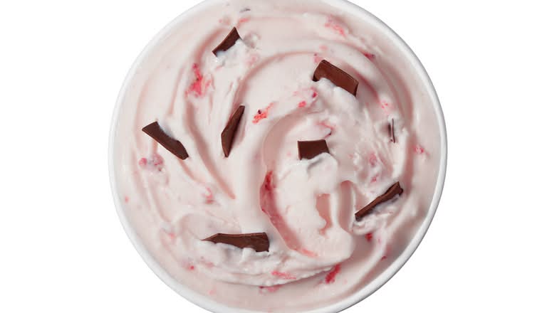 Choco Dipped Strawberry Blizzard® Treat