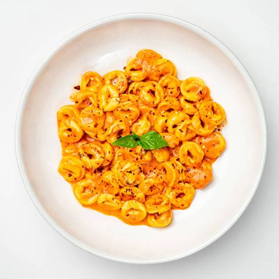 TORTELLINI À LA VODKA / TORTELLINI WITH VODKA SAUCE