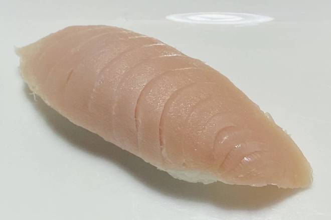Tuna Sushi (1 pc)