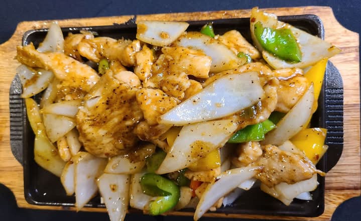 CHK w/ Black Pepper Sauce/D88