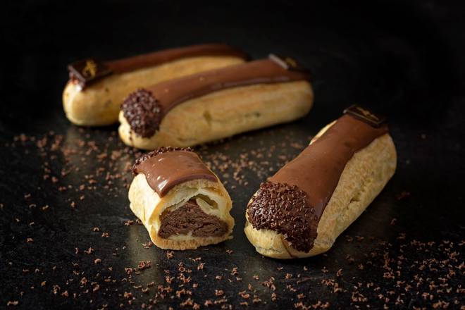 Éclair au Chocolat / Chocolate Eclair