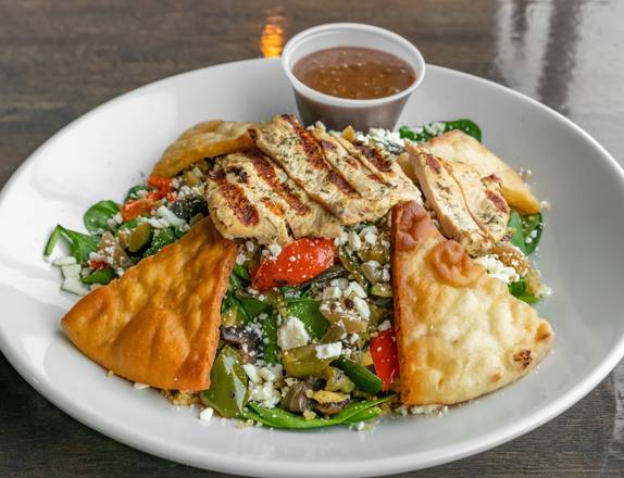 Mediterranean Chicken Quinoa Bowl