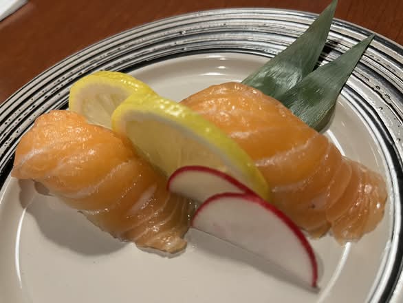 NG2. Salmon Nigiri