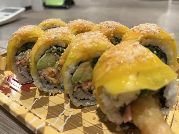 MR 22. Tropicana Roll (8 pcs)
