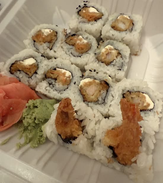 Shrimp Tempura and Cream Ch. Roll (8 Pcs)