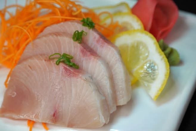 Hamachi (Yellowtail) (3 pcs)