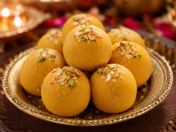 1 Besan Ladoo