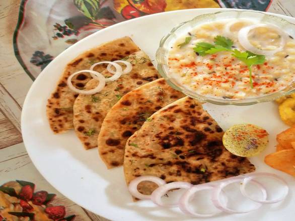 o Aloo Parantha With Curd