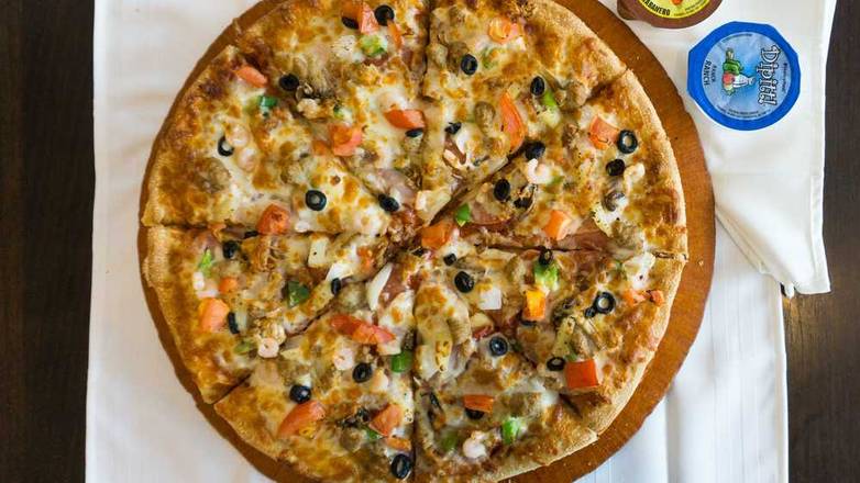 The Ultimate Pizza (14")