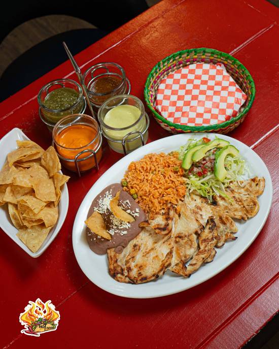 Grilled Chicken Breast / Pechuga a la plancha