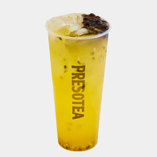 Thé vert au fruit de la passion avec perles de tapioca et gelée de litchi / Passion Fruit Green Tea with Tapioca & Lychee Jelly