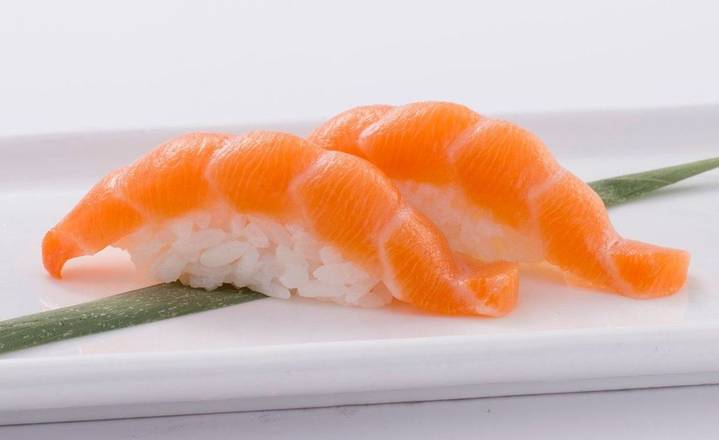 Salmon Sushi (2 Pcs)