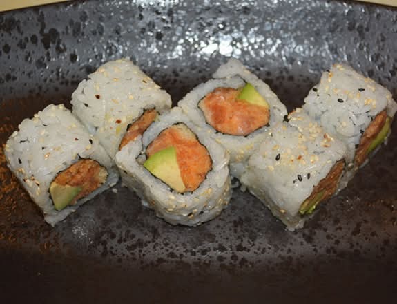Spicy Salmon Roll (6Pcs)