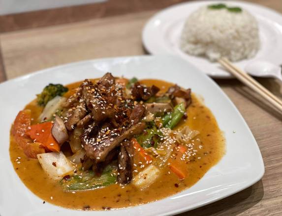 Poulet sauté cari rouge au lait coco / Chicken red curry with coconut milk
