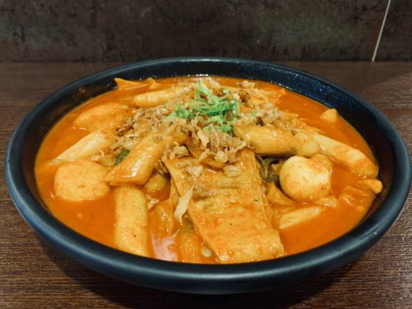 Spicy Korean Rice Cake (Tteok Bok Ki)