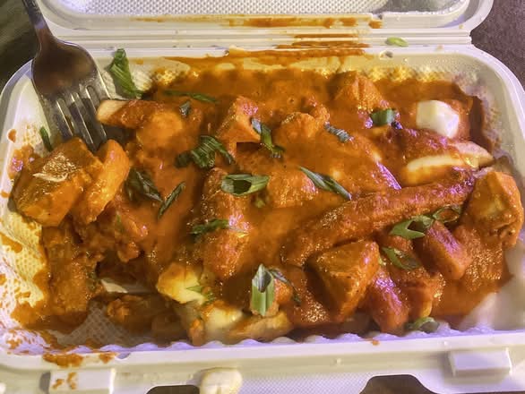 Butter Chicken Poutine