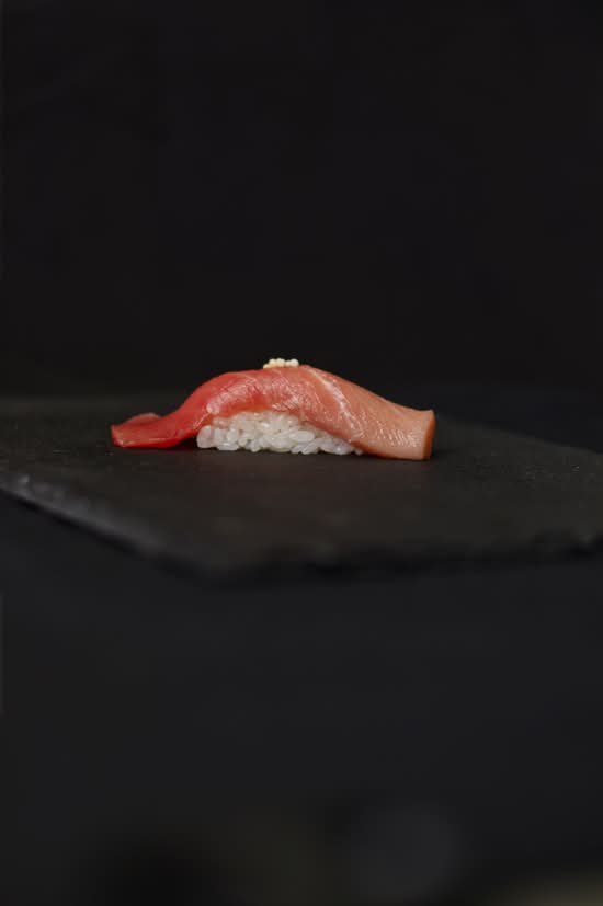Chu-Toro (Medium Fatty Tuna) (2 pcs)