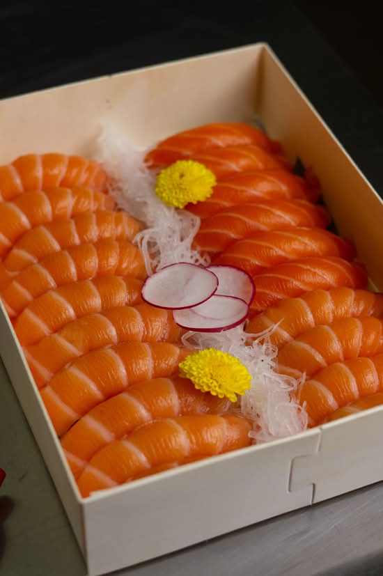 Salmon nigiri box