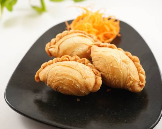 Chicken Curry Puffs (3 pcs)