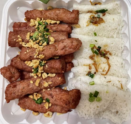 H7. Grilled Sausage ( Bánh Hỏi, Nem Nướng )