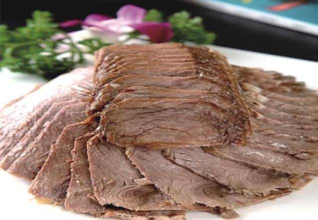 .Paleron de bœuf braisé tranché