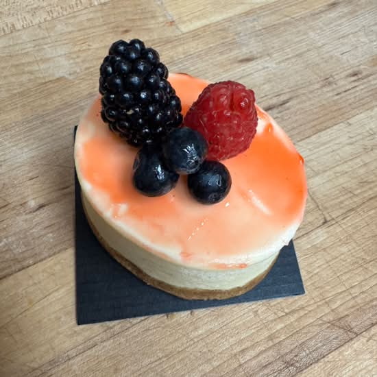 Vanilla Fruit Baked Cheesecake