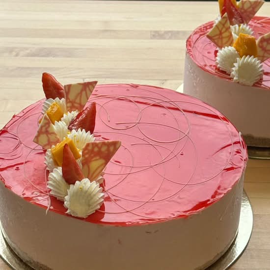 6″ Strawberry Mango Cheesecake