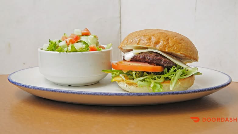 DeLux Cheese Burger