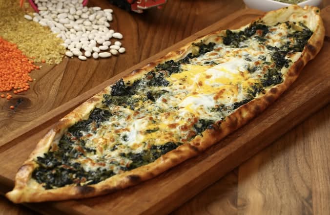 Pide aux Épinards & Fromage