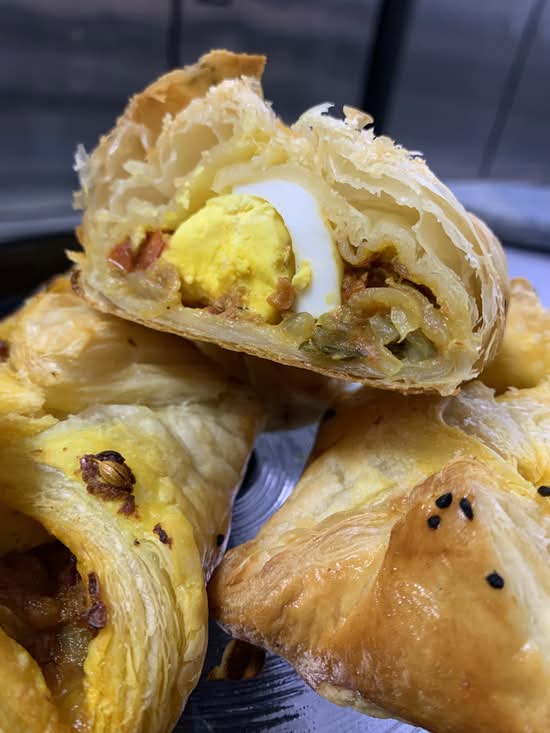 Egg Puffs(2 in Box)