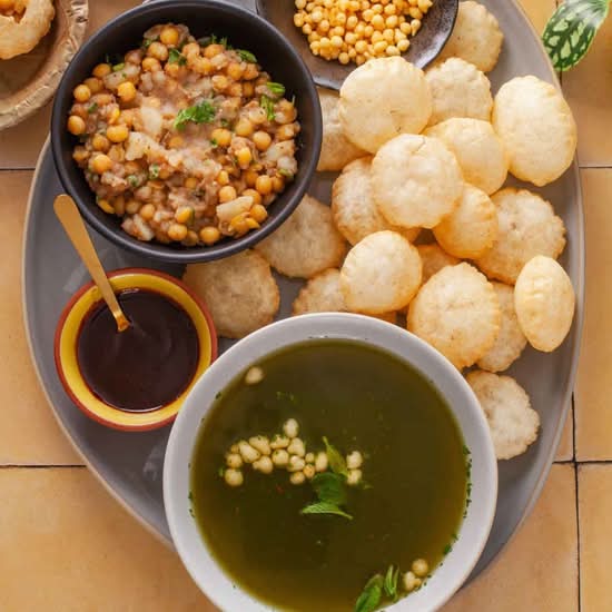 Gol Gappe/ Paani Puri - 1+1