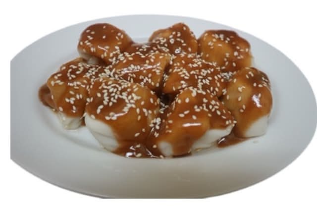 Ravioli with Peanut Butter Sauce (Ravioli Avec Sauce Beurre D'arachide) (9 pcs)(pork only)
