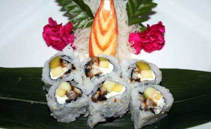 BBQ Eel Mango & Cream Cheese Roll (6pcs)