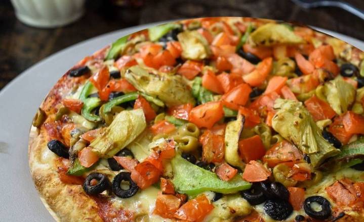 14" Pizza Végétarienne Deluxe / 14" Vegetarian Deluxe Pizza