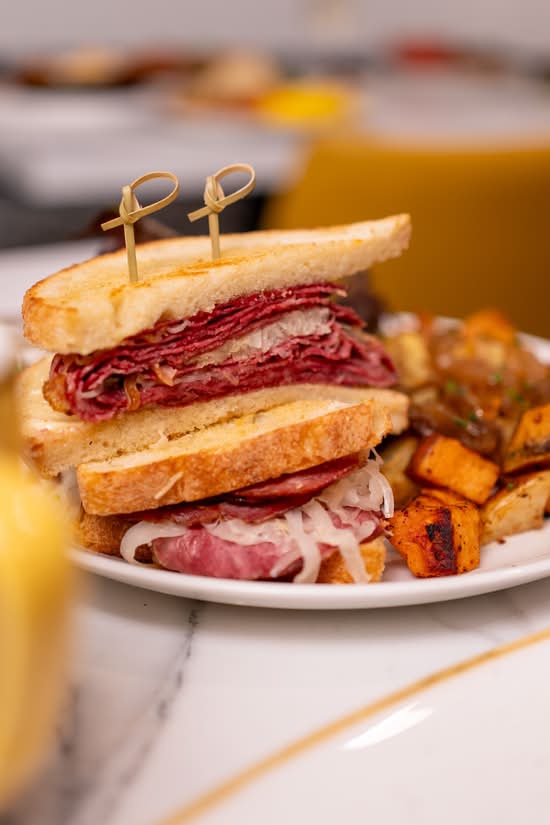 HOT PASTRAMI SANDWICH