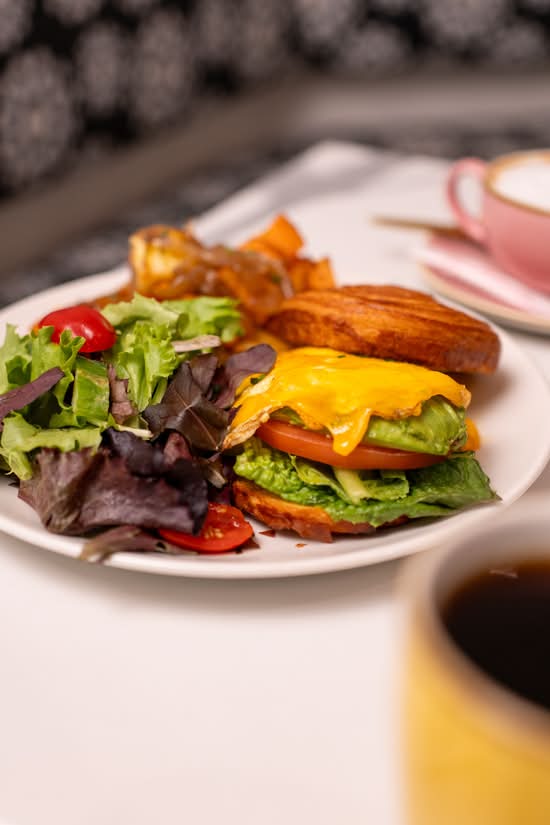 BREAKFAST SANDWICH