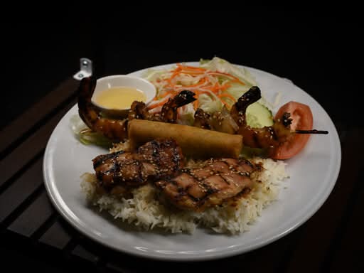 Poulet et crevettes grillés / Grilled Chicken and Shrimp